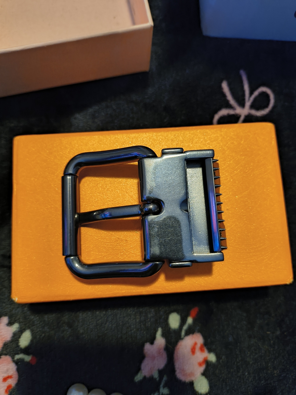 Coach Men's Iridescent Gunmetal Belt Buckle